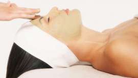 Esta técnica quirúrgica se puede utilizar con fines estéticos o reconstructivos. Al usar la propia grasa del paciente no produce rechazo alguno