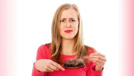 Se suele asociar el otoño con la caída del pelo y es que se nos cae a todos en mayor cantidad en esta época del año. Y la alopecia no es sólo un problema de los hombres, sino que las mujeres también se ven afectadas.