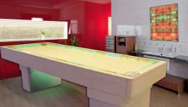 ISO Italia nos propone una cama de sal capaz de ofrecer al profesional diferentes posibilidades de uso (masaje, relajamiento, adelgazamiento)