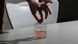 La CE prevé dar un plazo de dos años para la total eliminación de las sustancias prohibidas, de tres años para cambiar el etiquetado y de cinco para retirar de las tiendas todos los productos que no cumplan con las nuevas normas