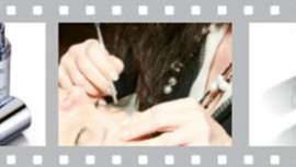 La exitosa serie de Antena 3 confía en la inigualable calidad de la firma española para tratar la piel de sus actores