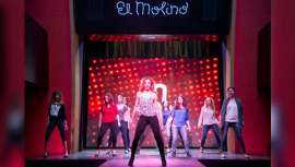 La fiesta fue la opción más atractiva para los amantes de la belleza y el espectáculo