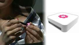 Una estudiante de Harvard es la creadora de esta máquina, que crea el pigmento deseado utilizando los mismos ingredientes y tintes básicos que las grandes firmas de cosméticos