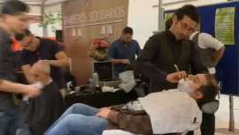 La iniciativa llevó la barbería a la calle para recaudar fondos contra la enfermedad de Alzheimer además de hacer más visible la profesión