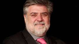 Miembro de la junta de la asociación durante siete años, deja atrás una apasionada carrera en la peluquería y una gran cantidad de amigos en la profesión