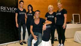 Proclamado mejor peluquero del mundo en 2012, el estilista español ha sido el encargado de peinar y maquillar a los invitados más célebres del festival