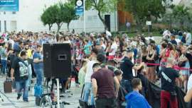 50 profesionales de la peluqueía masculina se dieron cita en la ciudad de Málaga, donde tuvo lugar el show Barberos Callejeros