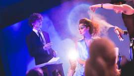 Belén Ujaldón, del salón Enrédate, y Laura Salvador, de José Téllez Peluqueros, fueron las ganadoras del premio al mejor look en color y en la categoría de Jóvenes Talentos, respectivamente