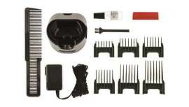 Con una apariencia en negro mate muy elegante y distintiva, esta nueva edición limitada marca la diferencia en máquinas de corte profesionales, incorporando de serie la última cuchilla desarrollada por la marca denominada Diamond Blade