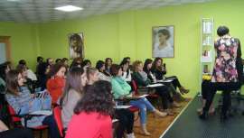 El pasado 1 de diciembre, Sagra deleitó a la delegación extremeña de la firma de productos profesionales para el cabello Selective con una jornada formativa sobre recogidos. La estilista mostró lo último en peinados para estas fiestas 