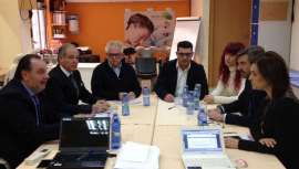 El pasado 11 de diciembre, representantes de ANEIP expresaron su rechazo a la medida que aprobó el incremento de 13 puntos en el IVA de la peluquería ante miembros del PP andaluz