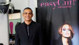Martínez Bonín es el fundador de easyCut!, la primera cadena de peluquerías low cost. Una red que genera un millón de servicios al año. Ahora, este emprendedor se plantea exportar su know how a otros países