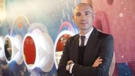 A mediados del pasado mes de diciembre, la cadena de peluquerías Oh my Cut! desembarcó en Barcelona. La apertura de los tres nuevos salones en la Ciudad Condal es un reto para la cadena de peluquería, según Kiko Medina, fundador de la misma