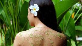 Estamos en enero, pero huele a verano. De ello se encarga el Monoï de Tahití, un aceite ancestral elaborado de forma artesanal con pulpa de coco y flor de Tiaré. Una receta de más de 2.000 años con propiedades hidratantes únicas para piel y cabello