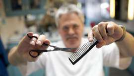 Un negocio suele comenzar con una buena idea. Además de hacer un concienzudo plan de empresa también hay que buscar un nombre original, único y moderno que haga funcionar a nuestra peluquería