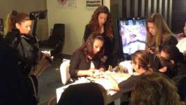 La línea de cosmética y maquillaje profesional consolida su expansión internacional. En esta ocasión, Cazcarra ha promocionado su firma en Arabia, ante un numeroso público 