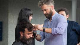 Ha sido galardonado Mejor Peluquero Andaluz del año. Sucedió el 14 de febrero, en el marco de los primeros Premios Picasso. Alejandro Arana, además de barbero desde hace más de 25 años, es cofundador de la plataforma Barberos 3.0