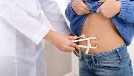 El índice de masa corporal nos permite hacer una estimación de la proporción entre la estatura y el peso de las personas, y en consecuencia hacer una estimación de su delgadez u obesidad