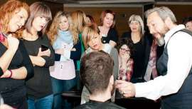 El pasado mes de febrero tuvo lugar una master class de Evolution Hair en el Hotel Pullman de Barcelona. Esta primera edición contó con una nueva disciplina en este concepto de formación que muestra nuevas técnicas y tendencias 