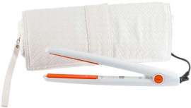 Fama Fabré llega a un acuerdo con UKI Professional para distribuir en nuestro país todos sus productos de peluquería