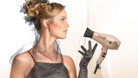 La firma no deja de innovar tanto en tecnología como en tendencias. Esta primavera-verano propone el color oro suave como tendencia en su modelo Parlux 385 PowerLight®