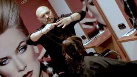 ¿Algún peluquero ha salvado su negocio gracias a las redes sociales? Boris Soler, estilista y bloguero malagueño, tratará de responder a esta y otras incógnitas, el 8 de mayo, durante el curso que impartirá en el Social Day Métricas 2.0, en Barcelona