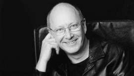 Pionero y constante innovador todos vuelven la vista hacia Trevor Sorbie y se descubren ante la capacidad creativa de este genio de la peluquería