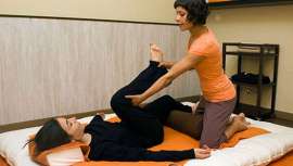 Las tres fundadoras de Templo del Masaje promocionan una especialidad de masaje diferente para cada día de la semana. Los clientes pueden elegir entre shiatsu, tuina y/o ayurvédico, en función de sus necesidades