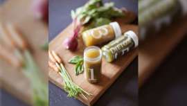 Tras la fiebre por los zumos de frutas, llega la de los licuados verdes o green juices: la mezcla de verduras hipocalóricas con frutas y superalimentos, muy rica en antioxidantes. Una inyección de energía al organismo