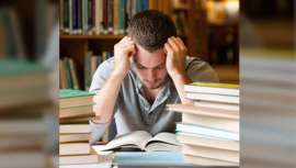 El 25% de los estudiantes de 18 a 24 años sufre problemas de pérdida de cabello. Un trastorno que se duplica durante el periodo de exámenes. Y es que esta semana se celebran las pruebas de acceso a la universidad en varias Comunidades Autónomas