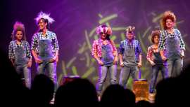 Más de 600 personas disfrutaron del espectáculo que tuvo lugar el pasado 8 de junio en el teatro Barts de Barcelona. Un evento patrocinado por Revlon Professional