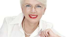 La fundadora de Christina Cosmetics es, además, una reputada educadora y profesional de la estética. Mujer infatigable, creativa y perfeccionista, suele participar en conferencias y congresos por todo el mundo