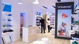 Está diseñado para mujeres, hombres y niños que necesiten un calzado que cuide la espalda y las rodillas pero que a la vez tenga un diseño atractivo y funcional 