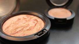 ¿Los maquillajes caducan? La fecha aproximada de vencimiento de los productos de maquillaje depende de ciertos factores externos como la higiene, el clima y la calidad del fabricante.