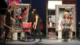 Lavar, marcar y enterrar. Historias de una peluquería en serie, vuelve los martes de julio y agosto al Teatro Lara con la incorporación de la actriz Miriam-Diaz Aroca