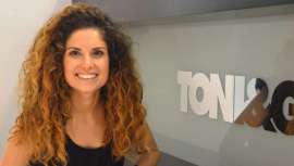 A la estilista le apasiona ver en qué se convierte cada una de sus ideas. Con solo 27 años, Carratalá tiene las cosas muy claras. El ingente número de proyectos y galardones no le quita de la cabeza que un cliente satisfecho es lo más importante