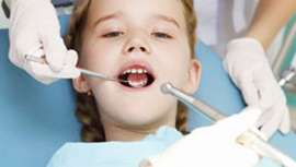 La intolerancia al gluten origina afecciones de carácter digestivo y también oral. La prevención y la detección precoz a través de la salud bucodental constituye una pieza clave para luchar contra la celiaquía