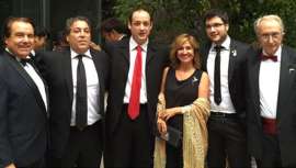 Todos los premiados recibieron su título de caballero en el transcurso de una ceremonia celebrada en París. El evento culminó con una cena de gala y unos espectáculos de peluquería 