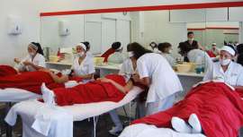 Este curso va dirigido a quienes quieran iniciarse y dedicarse al mundo de la belleza y la imagen