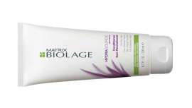 Biolage, la marca botánica de la peluquería, desvela la belleza de la naturaleza decodificada por la ciencia en forma de fórmulas magistrales. La firma lanza esta gama pensada para cabellos secos, faltos de hidratación 