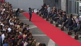 La organización elegirá al mejor barbero del año en el marco del certamen. Además, celebrará varias formaciones y exhibiciones, incluida una nueva edición de Barberos Callejeros, coincidiendo con la feria