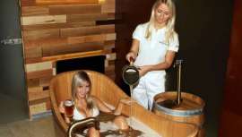 Los spas de cerveza empiezan a hacer furor en toda Europa. En la República Checa, en el centro de Praga, se halla uno de los más veteranos. Estos balnearios demuestran los beneficios relajantes de la famosa bebida a base de lúpulo