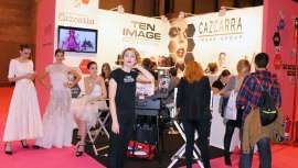 Situados en el stand 3B47, los expertos de Grupo Cazcarra dieron a conocer las últimas novedades y tendencias del sector, de la mano de su línea de cosmética y maquillaje profesional Ten Image