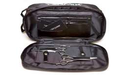 Con este estuche, cualquier estilista cuida y protege sus cepillos Termix Profesional donde quiera que se desplace. Un detalle útil y cómodo que facilita el día a día en el salón 