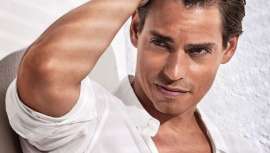 El cantante venezolano ha sacado su lado más sensual para protagonizar el póster que todos los años edita la firma para los salones de peluquería de España y del resto del mundo 