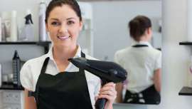 Los nuevos modelos de secadores de peluquería aportan alta tecnología y ergonomía, además de diversos accesorios con el fin de proporcionar funcionalidad en el trabajo diario de los profesionales peluqueros