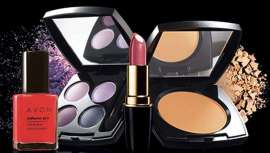 Avon, uno de los líderes mundiales de venta directa de cosméticos, negocia deshacerse de su negocio en Estados Unidos vendiéndoselo al fondo Cerberus Capital Management