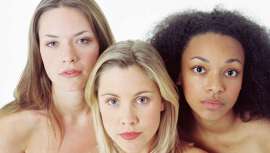 Ha sido demostrado que Crodazoquat MCC satisface las necesidades de pelo multicultural en términos de aportes de nutrientes, la protección contra la rotura y la facilidad de peinado