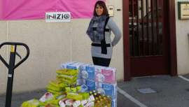 La firma ultima su campaña de reciclado de tintes y transforma toda la recaudación en 240 kilos de comida que donará a un banco de alimentos 