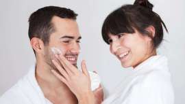 El Departamento de Consumo de Nueva York (DCA) llevó a cabo una investigación que determinó que las versiones femeninas de los productos de cuidado personal son más caras que las masculinas